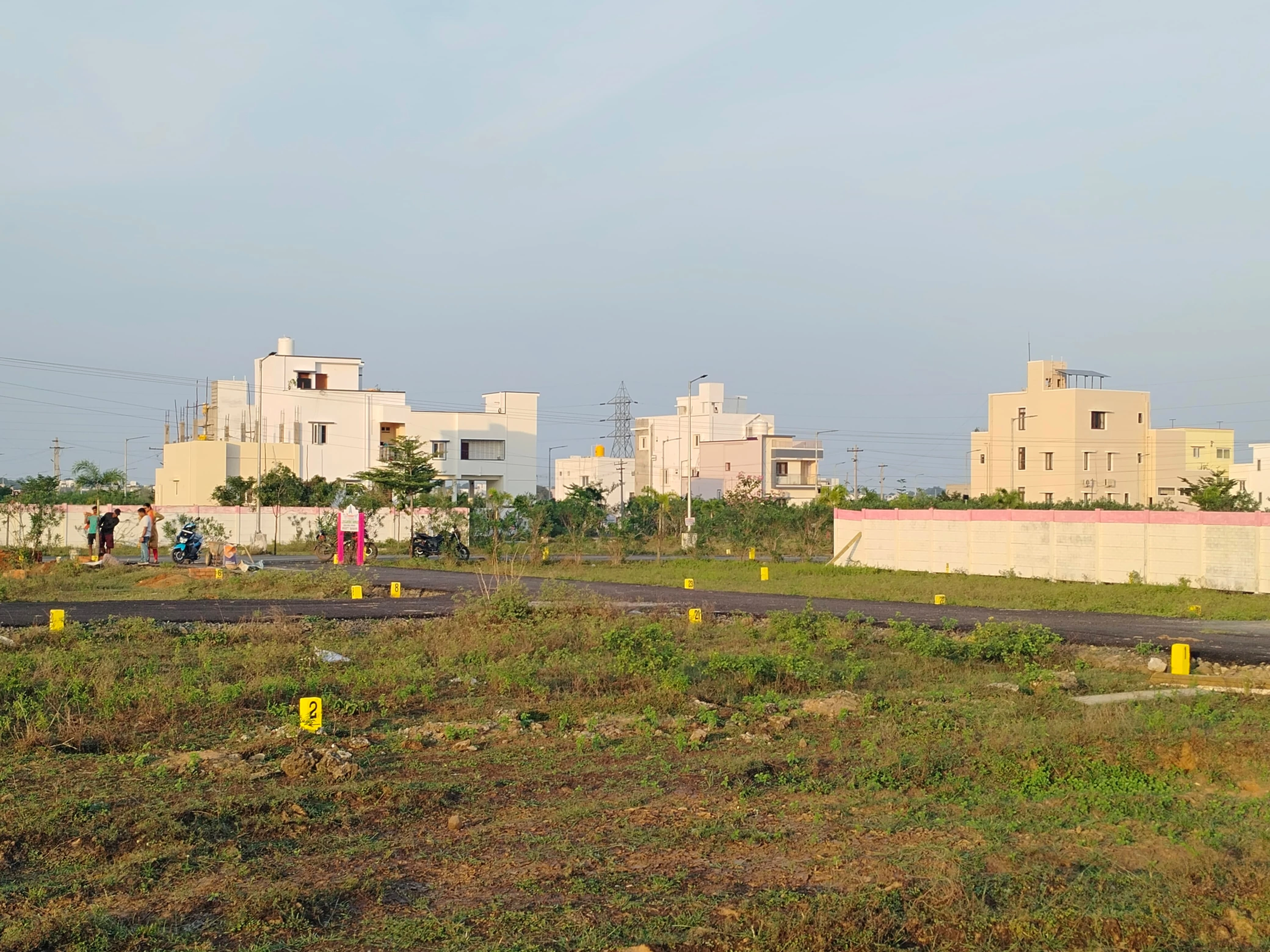 Plot For Sale in Mudichur